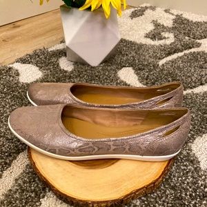 Clark’s, size 9, snake print flats. Very cute and versatile.